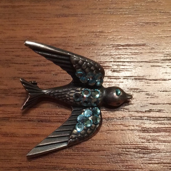 Classic Hardware Bedazzled Swallow Brooch 1950s - Picture 2 of 2